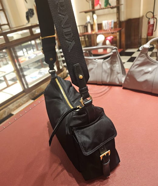 代購💕Prada Explore 大號 Re-Nylon 及皮革手袋