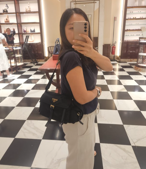代購💕Prada Explore 中號 Re-Nylon 肩背袋